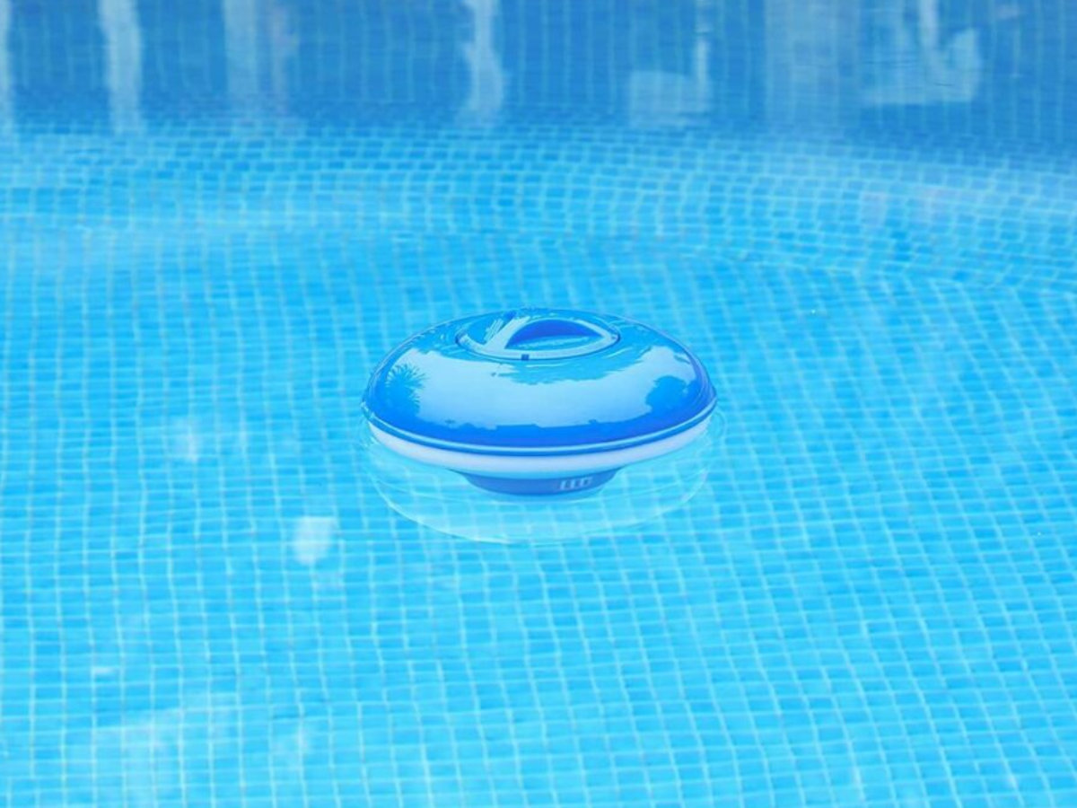 Mantenimiento de tu piscina con un dispensador quimico